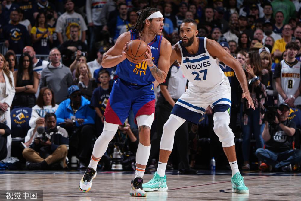 行一跃而下 行一跃而下