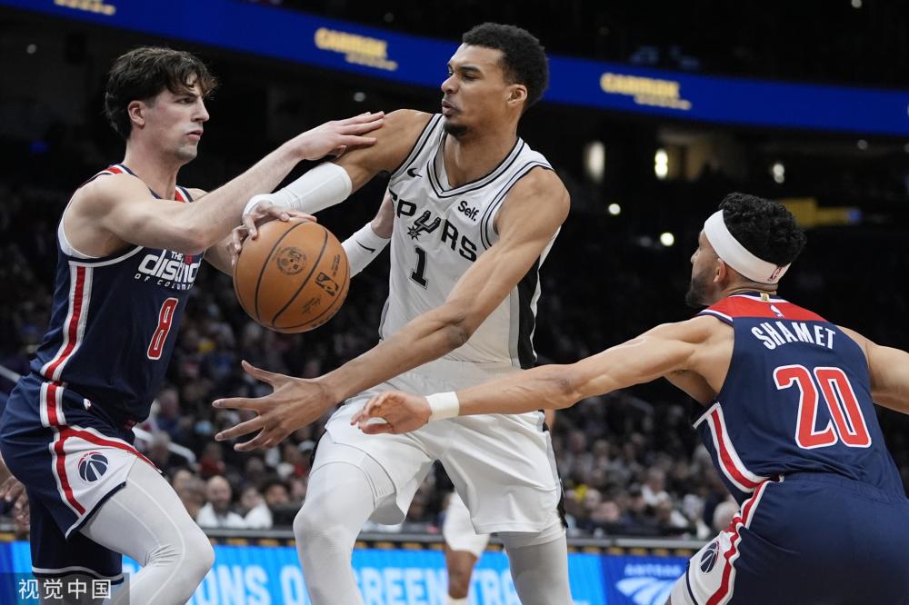 更看到了她 更看到了她